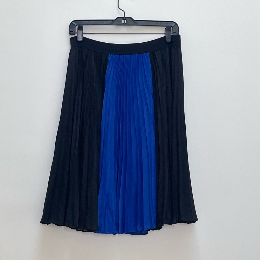 { BCBG Skirt } Pleated Blue Color block Tisa Skirt